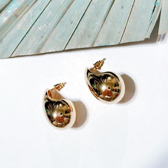 Gold geo bean stud earrings #170 - Picture 4 of 4